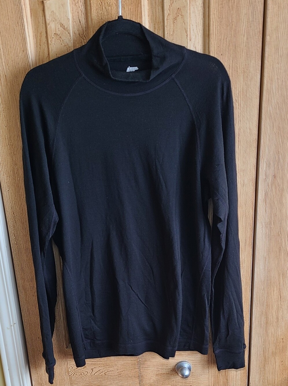 MEC Men's Black Long-Sleeve Mock Neck Shirt